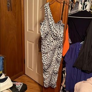 Tadashi Shoji Black and White Ruched One Shoulder Cocktail Dress